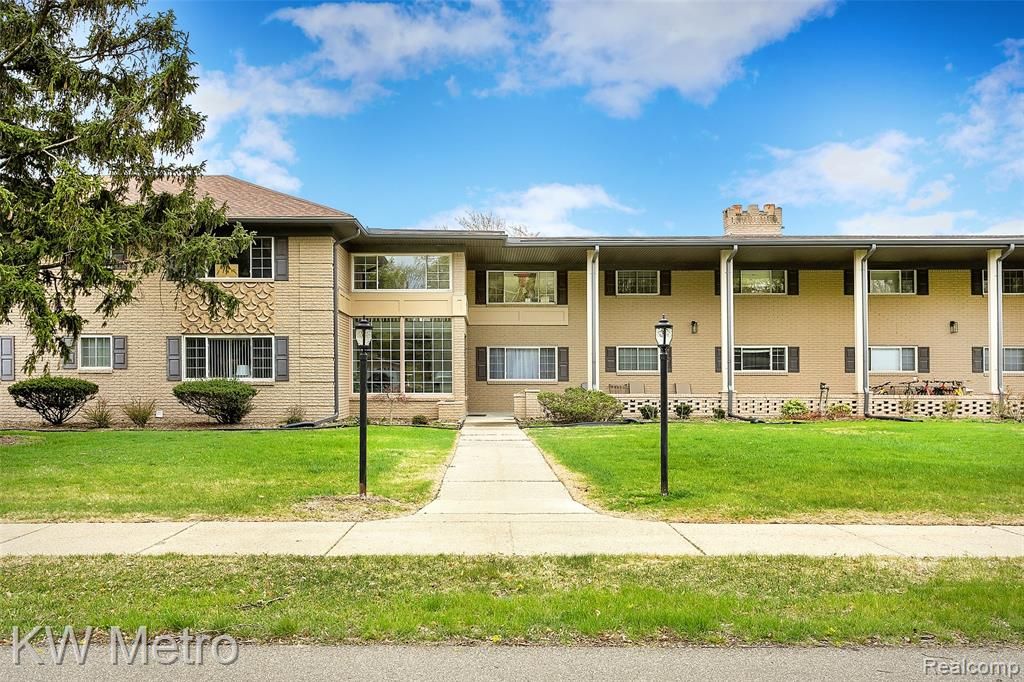 2309 Walton Boulevard 32, Rochester Hills, MI 48309