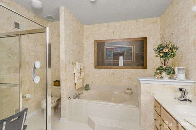 23 Stonewyck Place, Monroe, NJ 08831