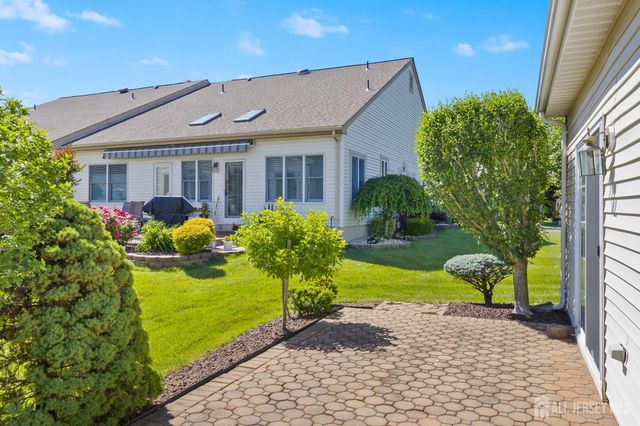 23 Stonewyck Place, Monroe, NJ 08831
