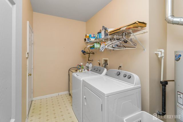 23 Stonewyck Place, Monroe, NJ 08831