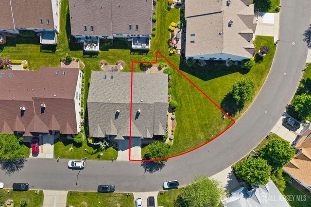 23 Stonewyck Place, Monroe, NJ 08831