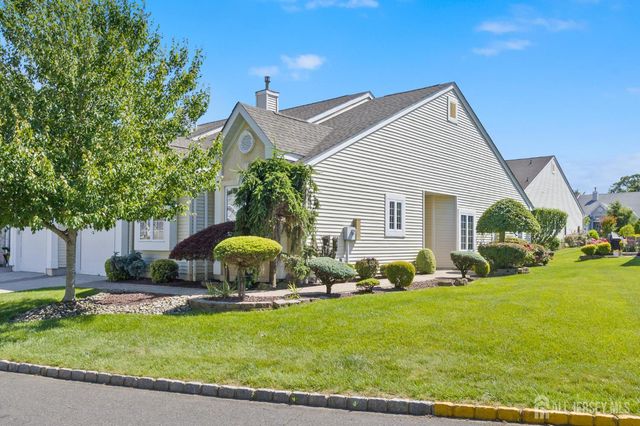 23 Stonewyck Place, Monroe, NJ 08831