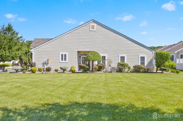 23 Stonewyck Place, Monroe, NJ 08831