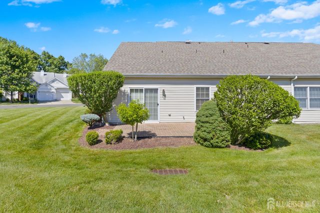 23 Stonewyck Place, Monroe, NJ 08831