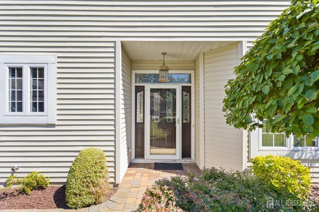 23 Stonewyck Place, Monroe, NJ 08831