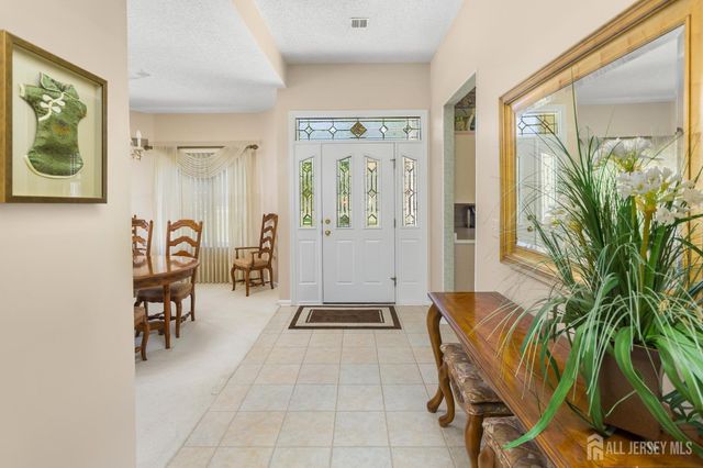 23 Stonewyck Place, Monroe, NJ 08831