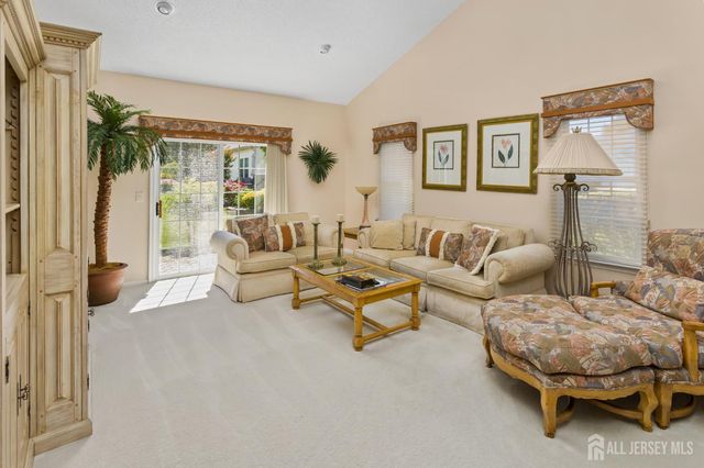 23 Stonewyck Place, Monroe, NJ 08831