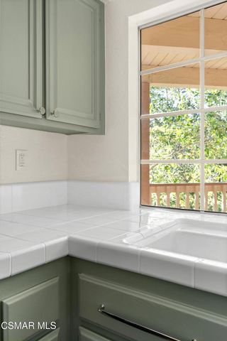 697 Sutton Crest Trail Tl210, Oak Park, CA 91377
