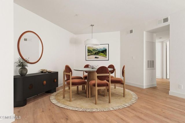 697 Sutton Crest Trail Tl210, Oak Park, CA 91377