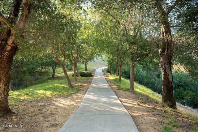 697 Sutton Crest Trail Tl210, Oak Park, CA 91377