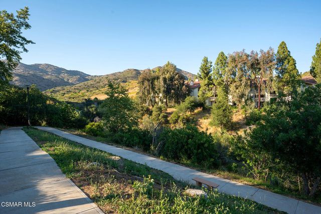 697 Sutton Crest Trail Tl210, Oak Park, CA 91377