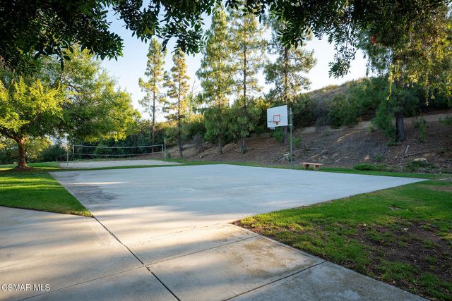 697 Sutton Crest Trail Tl210, Oak Park, CA 91377