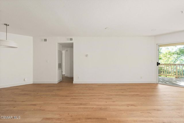 697 Sutton Crest Trail Tl210, Oak Park, CA 91377