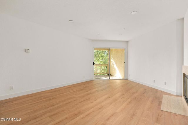 697 Sutton Crest Trail Tl210, Oak Park, CA 91377