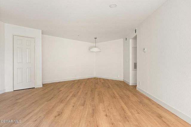 697 Sutton Crest Trail Tl210, Oak Park, CA 91377