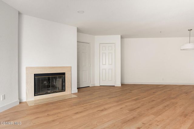 697 Sutton Crest Trail Tl210, Oak Park, CA 91377
