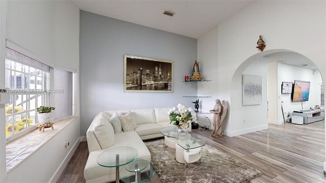 357 W 44th St, Hialeah, FL 33012