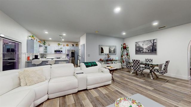 357 W 44th St, Hialeah, FL 33012