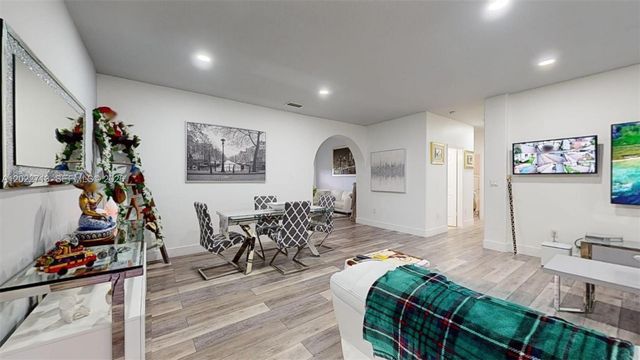 357 W 44th St, Hialeah, FL 33012