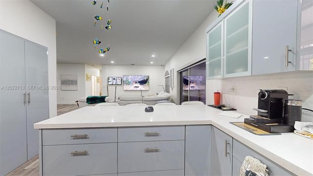 357 W 44th St, Hialeah, FL 33012