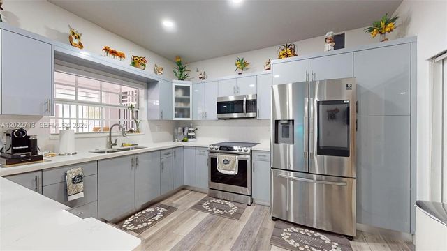 357 W 44th St, Hialeah, FL 33012