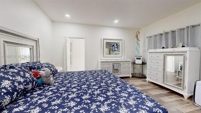 357 W 44th St, Hialeah, FL 33012