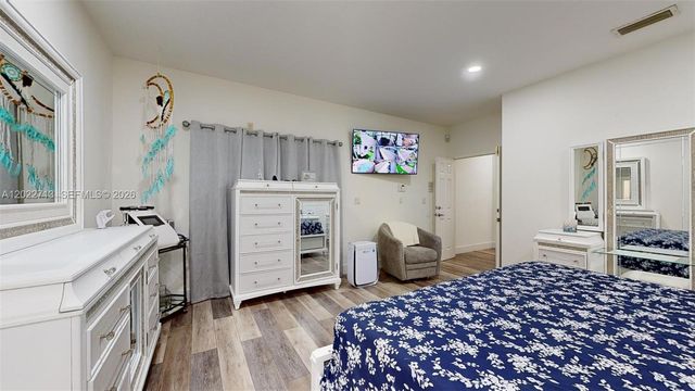 357 W 44th St, Hialeah, FL 33012