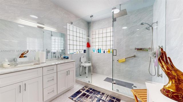 357 W 44th St, Hialeah, FL 33012