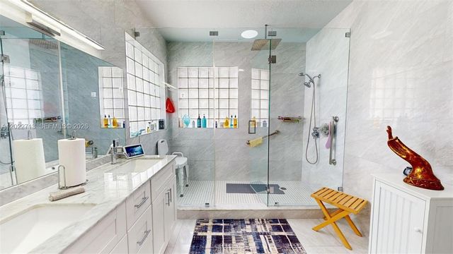 357 W 44th St, Hialeah, FL 33012