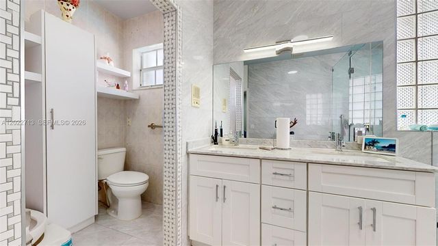 357 W 44th St, Hialeah, FL 33012