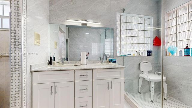357 W 44th St, Hialeah, FL 33012