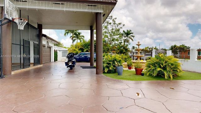 357 W 44th St, Hialeah, FL 33012