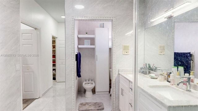 357 W 44th St, Hialeah, FL 33012