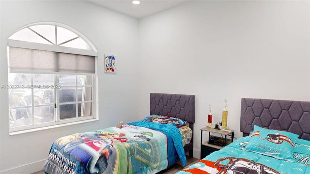 357 W 44th St, Hialeah, FL 33012
