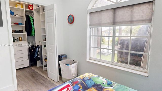 357 W 44th St, Hialeah, FL 33012