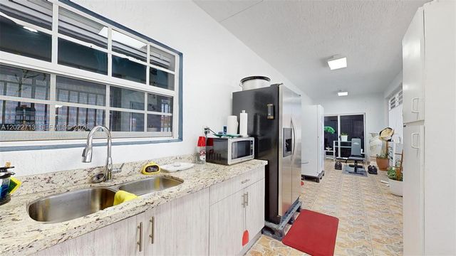 357 W 44th St, Hialeah, FL 33012