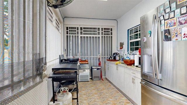 357 W 44th St, Hialeah, FL 33012