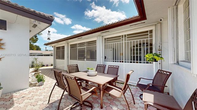 357 W 44th St, Hialeah, FL 33012