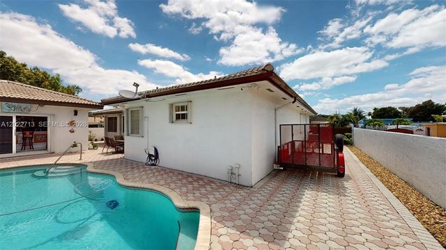 357 W 44th St, Hialeah, FL 33012