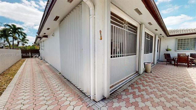 357 W 44th St, Hialeah, FL 33012