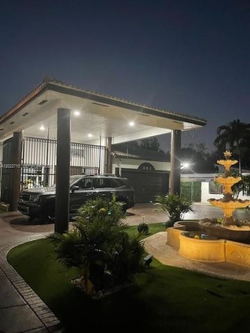 357 W 44th St, Hialeah, FL 33012