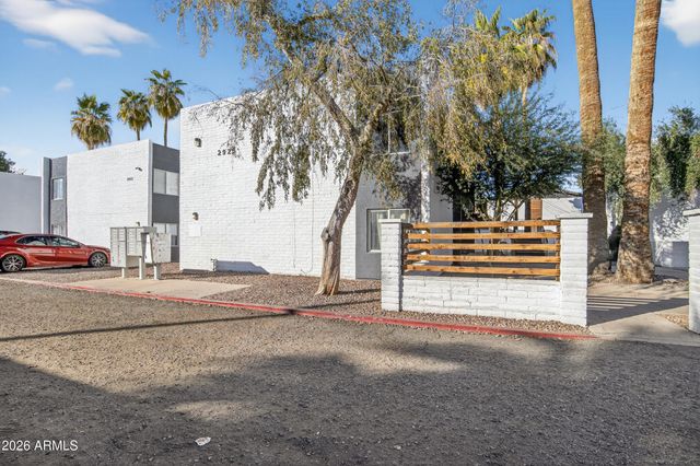 2925 N 38TH Street 2, Phoenix, AZ 85018