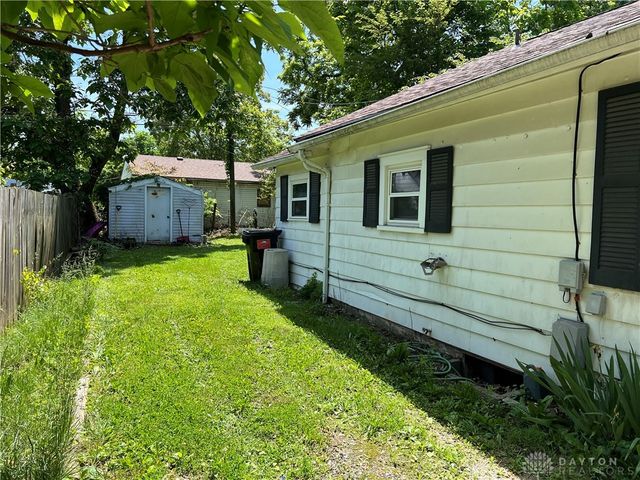 7 Elm Road, Medway, OH 45341