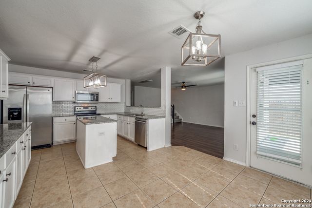 435 Dandelion Bend, San Antonio, TX 78245