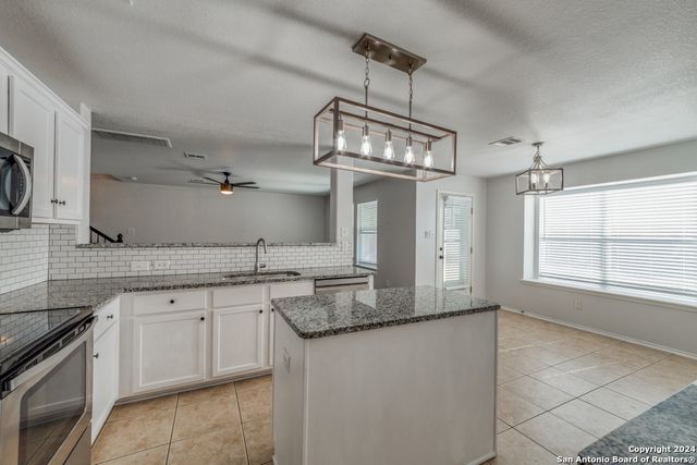 435 Dandelion Bend, San Antonio, TX 78245