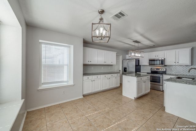 435 Dandelion Bend, San Antonio, TX 78245