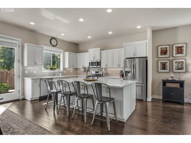 28270 Sw PARIS Ave, Wilsonville, OR 97070