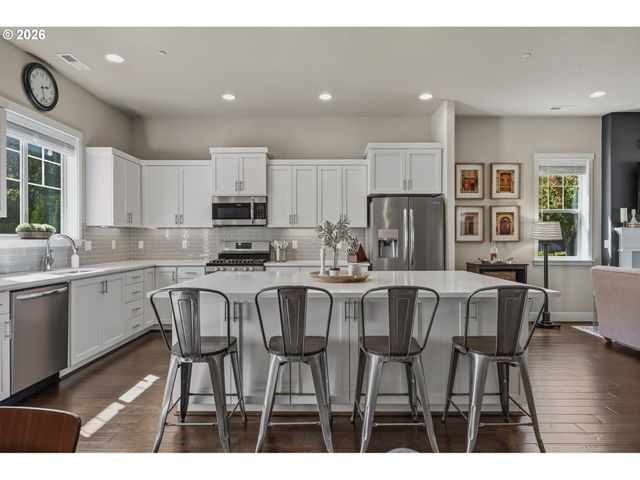 28270 Sw PARIS Ave, Wilsonville, OR 97070