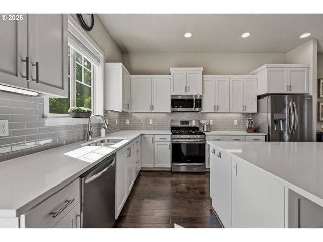 28270 Sw PARIS Ave, Wilsonville, OR 97070