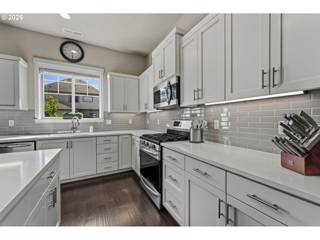 28270 Sw PARIS Ave, Wilsonville, OR 97070